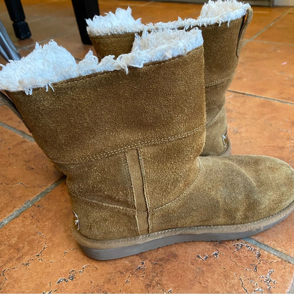 Koolaburra by Ugg Chestnut Booties Big Kids Size 4